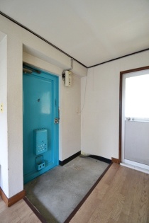 玄関　同物件別室です