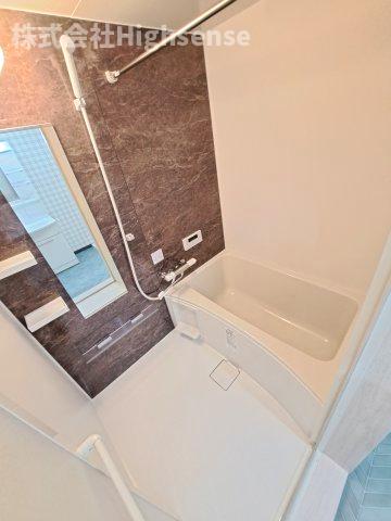 バス・シャワールーム　コンパクトで使いやすいお風呂です