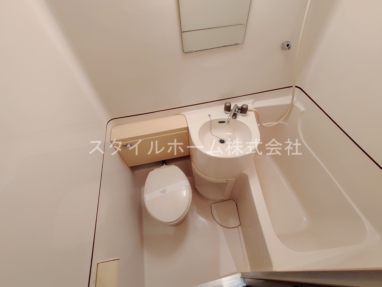 バス・シャワールーム　別部屋写真です。