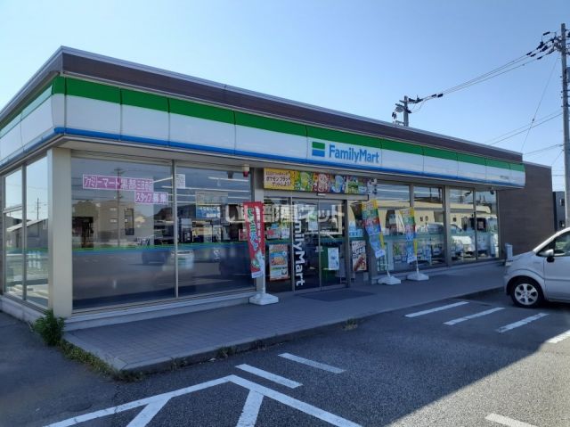 コンビニ　ファミリーマート　黒部三日市店（コンビニ）まで993m