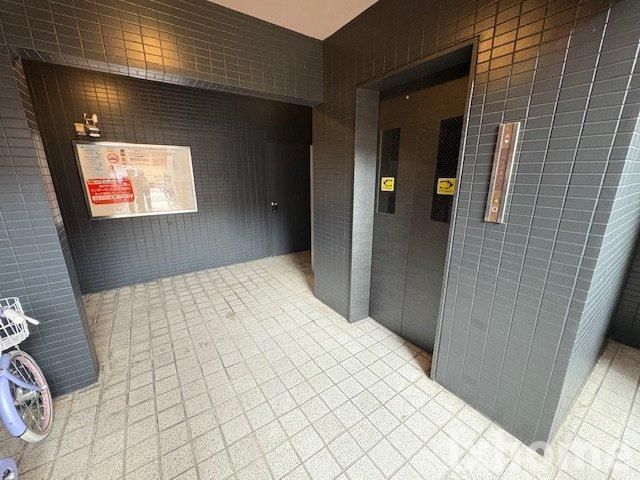 エントランス　ゆとりのあるエントランスです