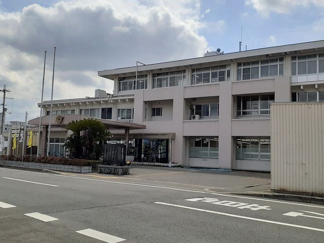 役所　岩出市役所様（役所）まで300m