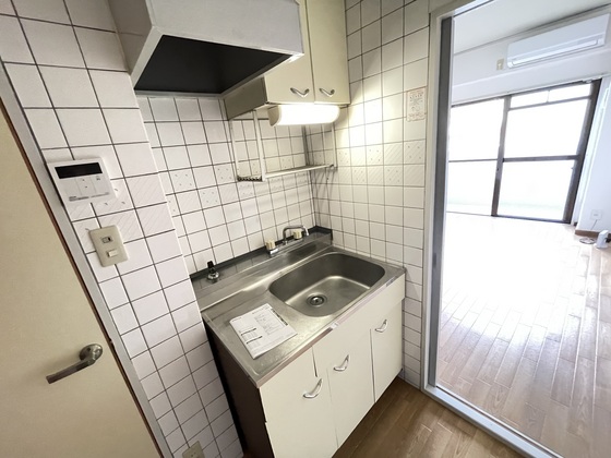 キッチン　※別部屋の写真です