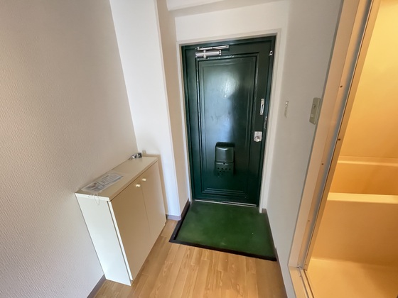 玄関　※別部屋の写真です