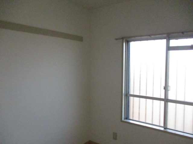 居室・リビング　前回募集時の写真です。現況優先