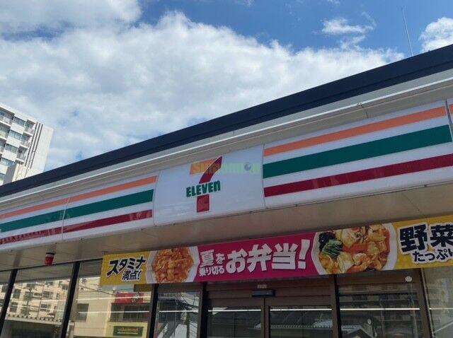 コンビニ　セブンイレブン仙台三条店（コンビニ）まで617m