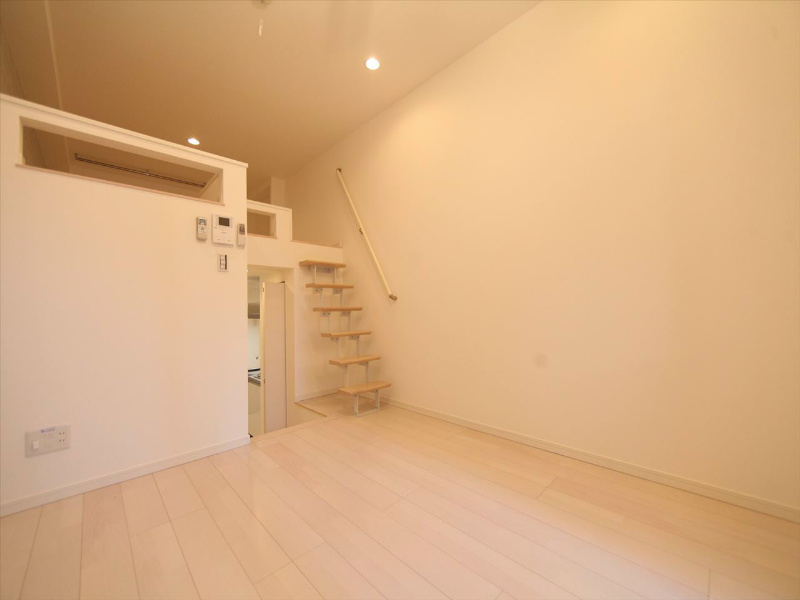 居室・リビング　洋室6.2帖　ロフト6.2帖（収納でも使えます）