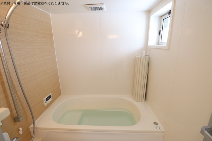 バス・シャワールーム　コンパクトで使いやすいお風呂です