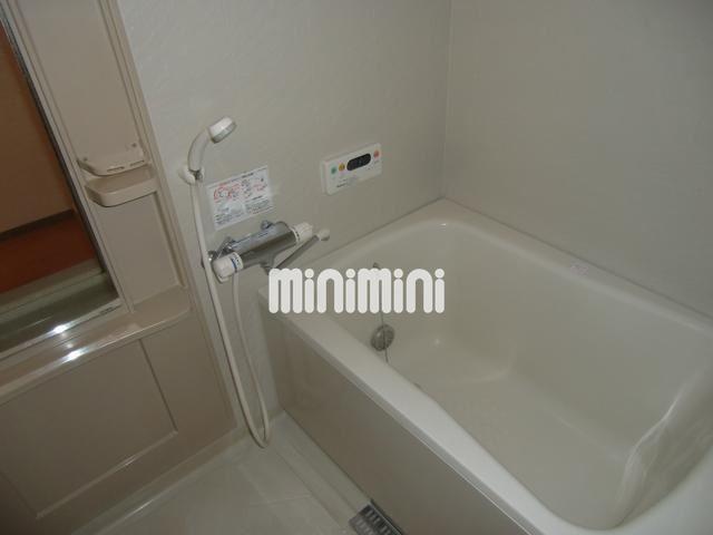 バス・シャワールーム　お風呂です。追い焚き付です！