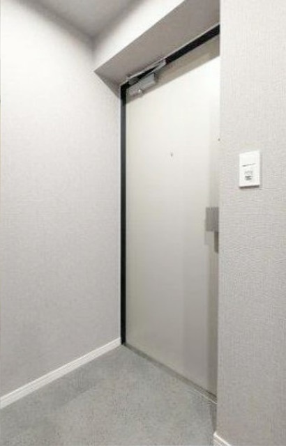 玄関　別部屋同仕様タイプ