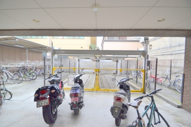 駐車場　駐車場