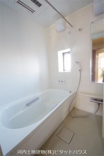 バス・シャワールーム　追い焚き・浴室乾燥機付き※類似室内