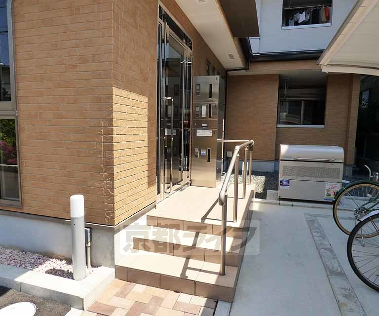 エントランス　段差があります