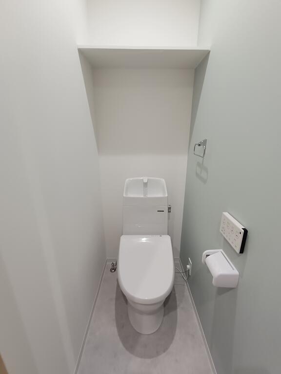伊・ダンセ弐番館 新築メゾネットのトイレ写真