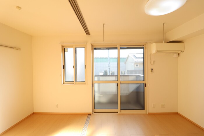 居室・リビング　使いやすい居間です