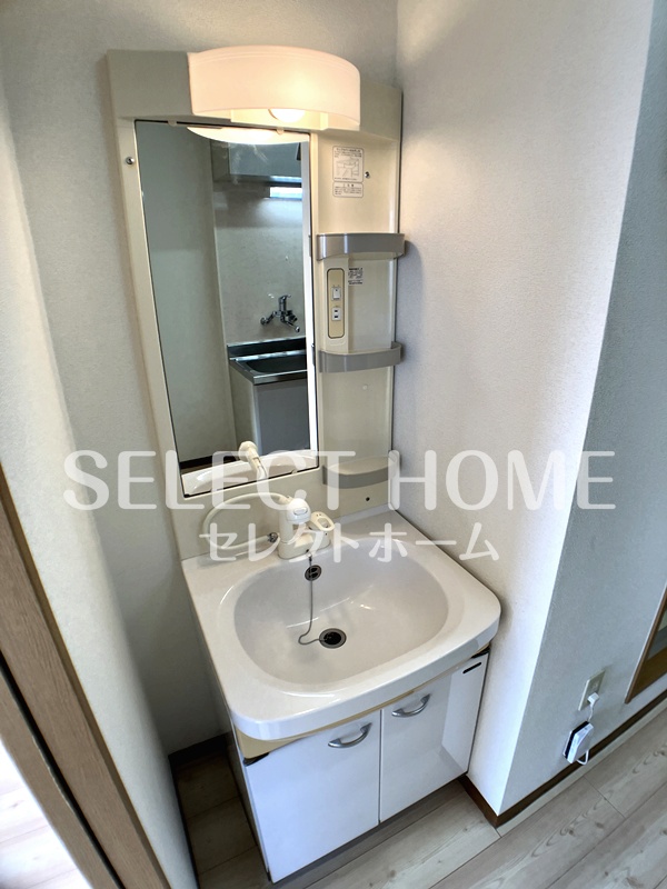 洗面設備　独立洗面台で身支度をすべて済ませてしまいましょう