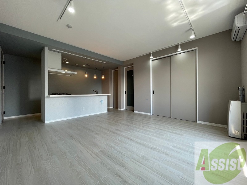 居室・リビング　広々としたリビングですね。使い勝手がよさそうですね！