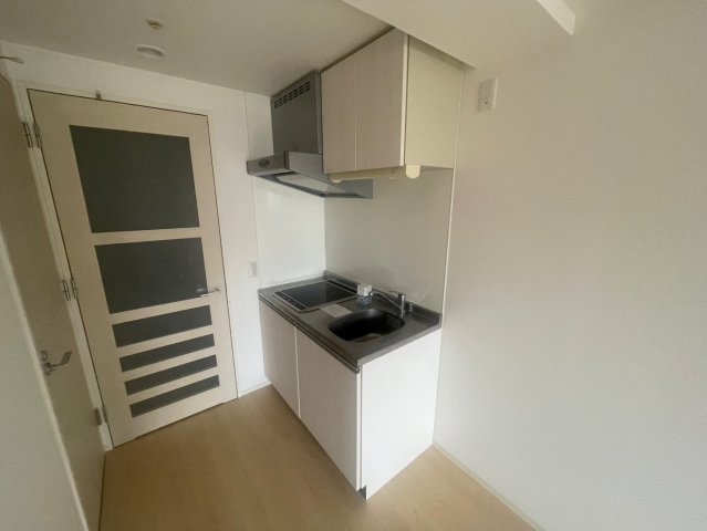 キッチン　同物件別部屋写真