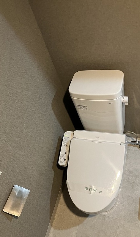 トイレ　嬉しい温水洗浄便座♪