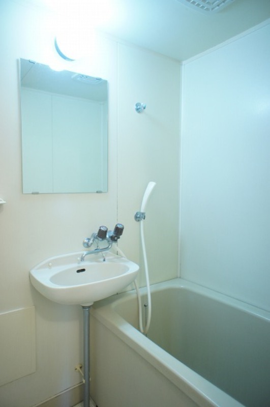 バス・シャワールーム　図面と現状に相違がある場合には現状を優先