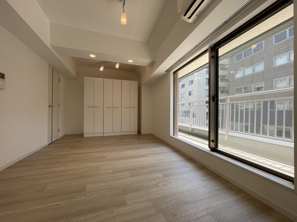 居室・リビング　同マンション別部屋