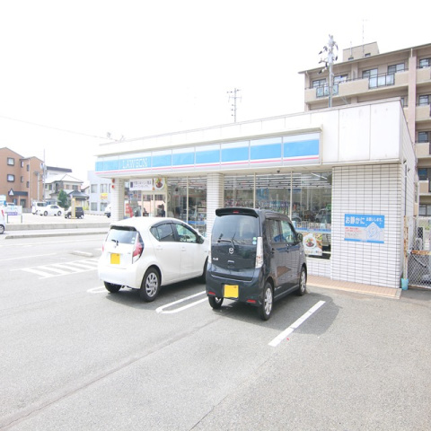 コンビニ　ローソン下関秋根西店（コンビニ）まで240m