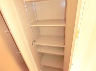 収納　同タイプ内観です
