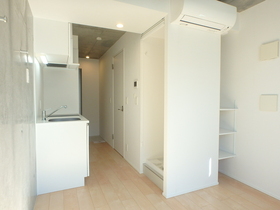 居室・リビング　同マンション別部屋参照。