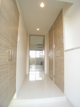 玄関　玄関※別号室の参考写真になります。