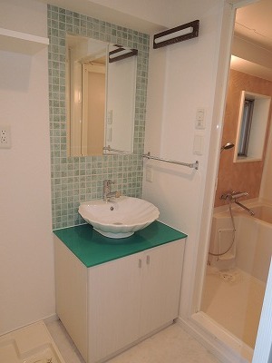 洗面設備　洗面台※別号室の参考写真になります。