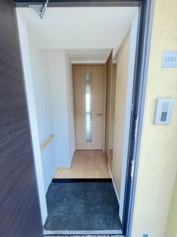 玄関　明るい玄関です