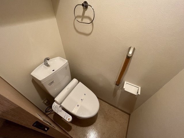 トイレ　清潔感のあるトイレです