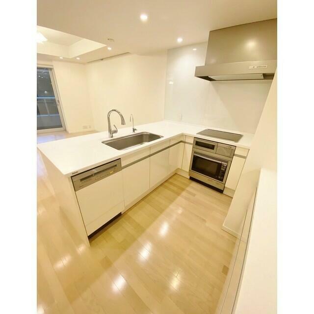 キッチン　キッチン　オーブン/食洗器/ディスポーザ/食器棚　　2021