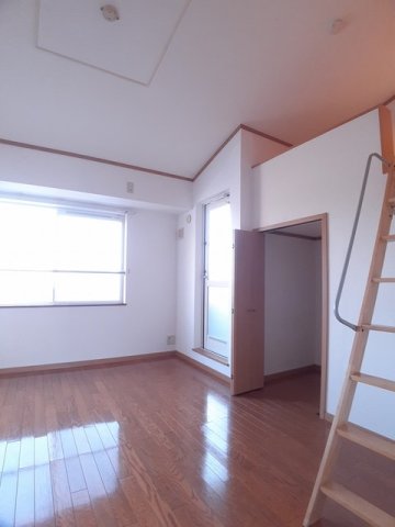 その他部屋・スペース　明るい色調の室内です