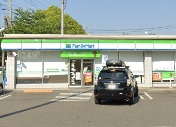 コンビニ　ファミリーマート（コンビニ）まで277m