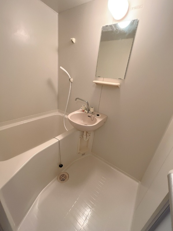 バス・シャワールーム　ゆったりバスルーム♪　２点ユニット