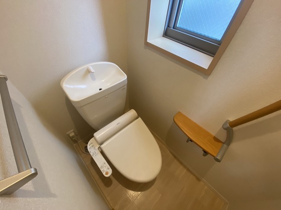 トイレ　※別部屋の写真です