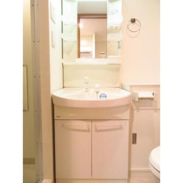 洗面設備　※写真は同タイプ住戸です。