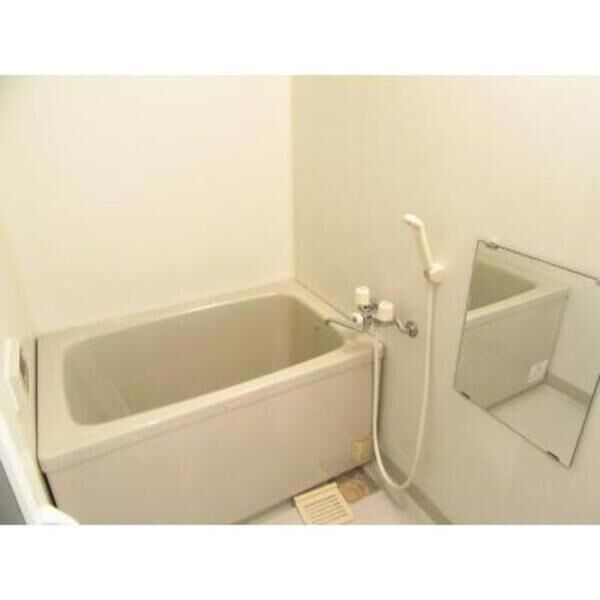 バス・シャワールーム　※写真は同タイプ住戸です。