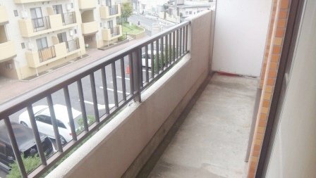バルコニー　バルコニーも付いてます