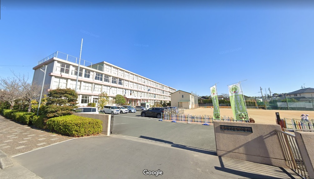 小学校　浜松市立富塚小学校（小学校）まで461m