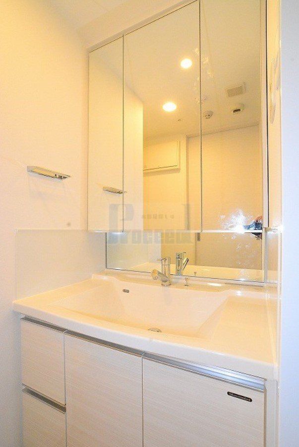 洗面設備　うれしい独立洗面台！