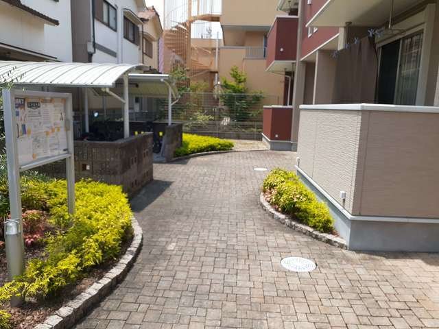 エントランス　清潔なエントランスです