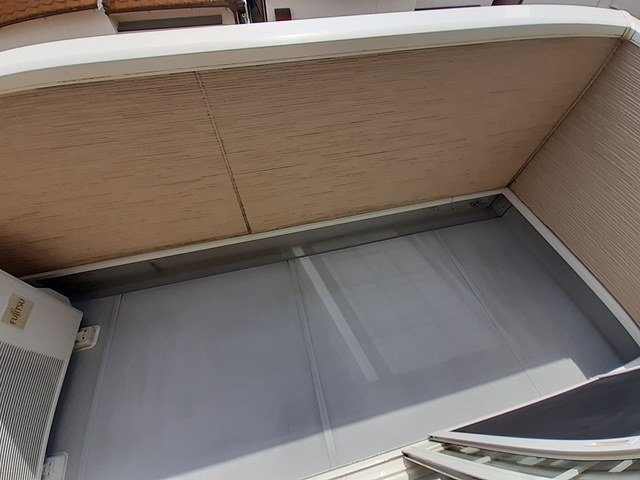 バルコニー　専用の収納スペースです