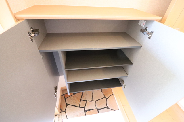 玄関　シューズボックス