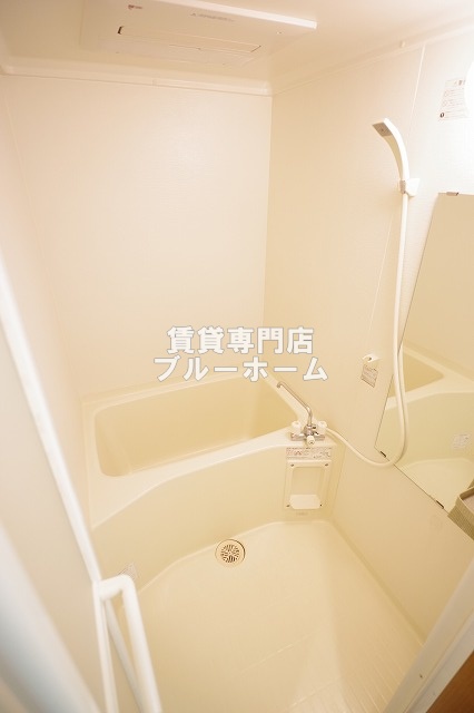 バス・シャワールーム　ピカピカのお風呂！