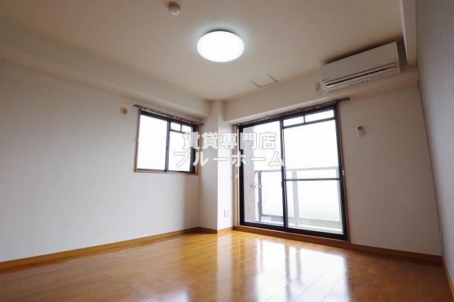 居室・リビング　南向きで日当たり良好！