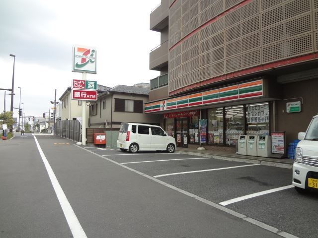 コンビニ　セブンイレブン（コンビニ）まで220m