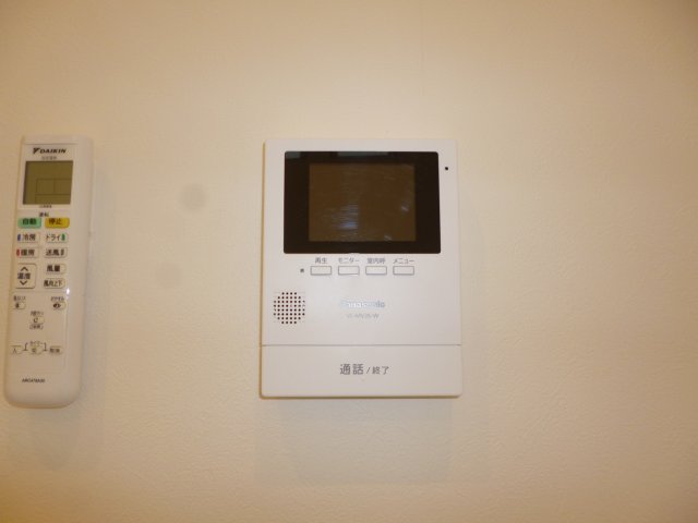 セキュリティ　モニター付きインターホン