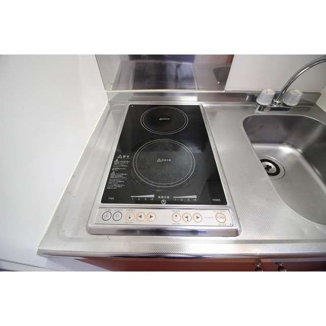 キッチン　同タイプ他部屋の写真になります。